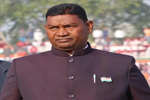चतराः श्रम मंत्री सत्यानंद भोक्ता ने कोरोना योद्धाओं को किया सम्मानित -  chatra labor minister satyanand bhokta honored the corona warriors - UP  Punjab Kesari