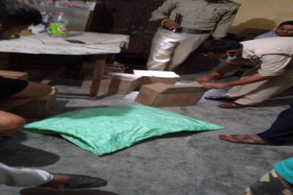 पुलिस ने नाके पर बोलेरो गाड़ी से पकड़ी शराब की खेप पुलिस ने नाके पर बोलेरो गाड़ी से पकड़ी शराब की खेप