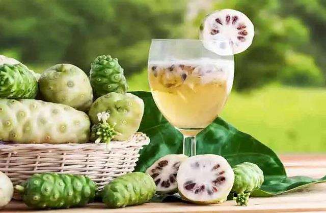 कैंसर पेशेंट के लिए फायदेमंद है नोनी जूस, जानिए इसके फायदे व नुकसान