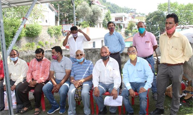 electricity board employees union demonstrated in chamba