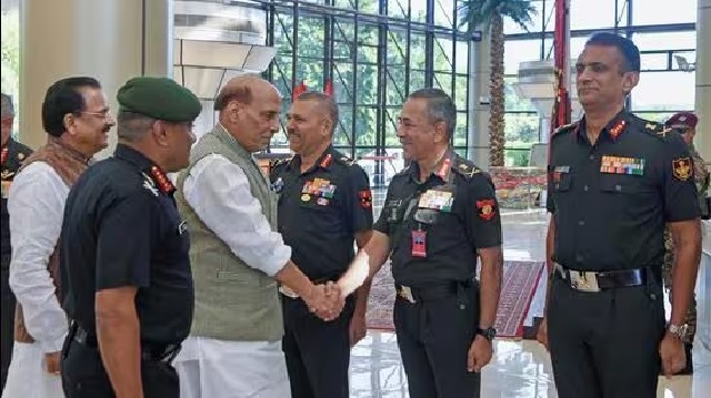 सेना को हमेशा अनिश्चितताओं के लिए तैयार रहना चाहिए: राजनाथ सिंह - army  should always be prepared for uncertainties rajnath singh-mobile