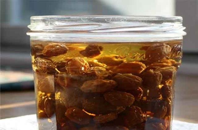 सेहत के लिए वरदान है किशमिश का पानी, इन बीमारियों की कर देगा छुट्टी