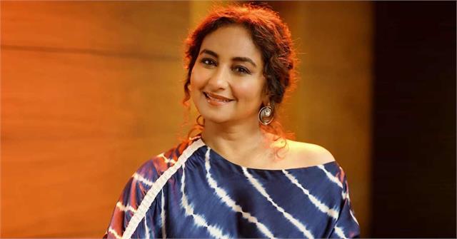 46 साल की उम्र में भी सिंगल हैं Divya Dutta, टूटा दिल तो उठा प्यार पर से भरोसा!