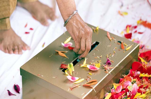 विधानसभा : हिमाचल में 1 साल के भीतर 36 मंदिरों में चढ़ा 1 अरब 59 करोड़ से अधिक का चढ़ावा - more than rs 1 billion 59 crore donates in 36 temples-mobile