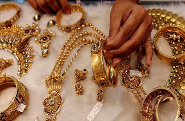 Gold खरीदने का अच्छा मौका! दिवाली के बाद अचानक से सस्ता हुआ सोना
