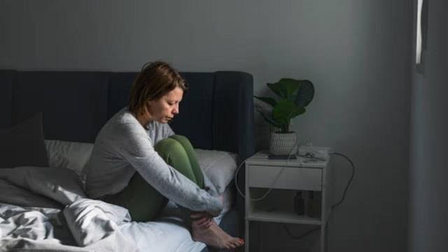 World Mental Health Day 2025: अगर ये 7 संकेत दिखें, तो समझ जाएं हो रही है मेंटल प्रॉब्लम