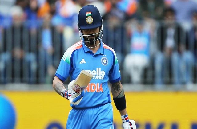 आउट होने के बाद विराट कोहली ने किया ऐसा इशारा जिसे देख फैंस की बड़ी धड़कनें