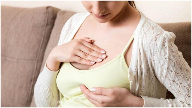 सालभर में 23 लाख महिलाएं  हो रहीं ब्रेस्ट कैंसर की शिकार, कारण जानकर हो जाएंगे हैरान