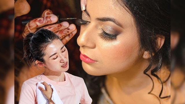 दशहरा मेले में पसीने से नहीं बिगड़ेगा मेकअप, जानें बेस सेट करने के आसान तरीके