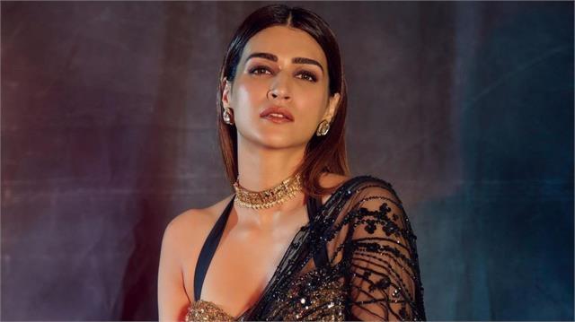 Kirti Sanon को नहीं पड़ती मेकअप की जरुरत, ये नेचुरल फेसपैक है एक्ट्रेस का ब्यूटी सीक्रेट