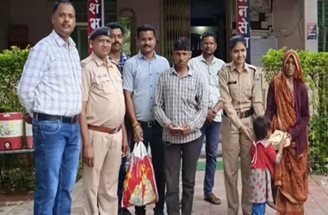 दिवाली पर पुलिस ने एक गरीब की खोई खुशी लौटाई वापस, पूरा किस्सा जानकर आप भी करेंगे सैल्यूट