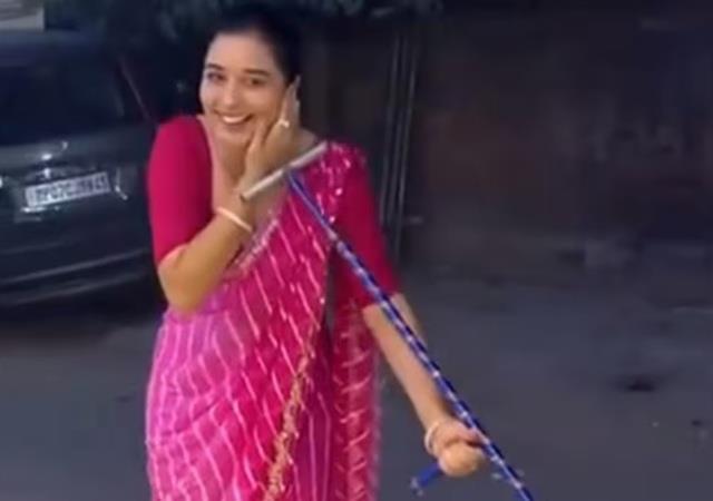 Bigg Boss Fame तान्या मित्तल के खिलाफ माहौल खराब करने का आरोप, अब दर्ज हाेगी FIR