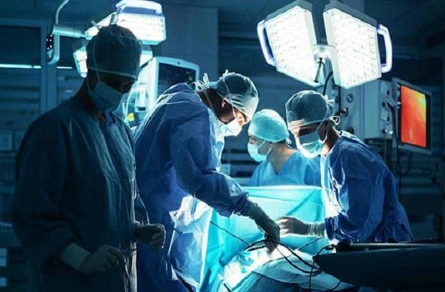 डॉक्टरों ने ही कर दी इतनी बड़ी गलती, मरीज का काट दिया प्राइवेट पार्ट