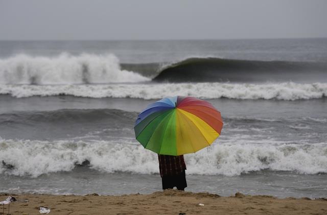 बस थोड़ी देर में बदल जाएगा देश का मौसम, 2 दिन तक खूब तबाही मचाएगा चक्रवात 'मोंथा'