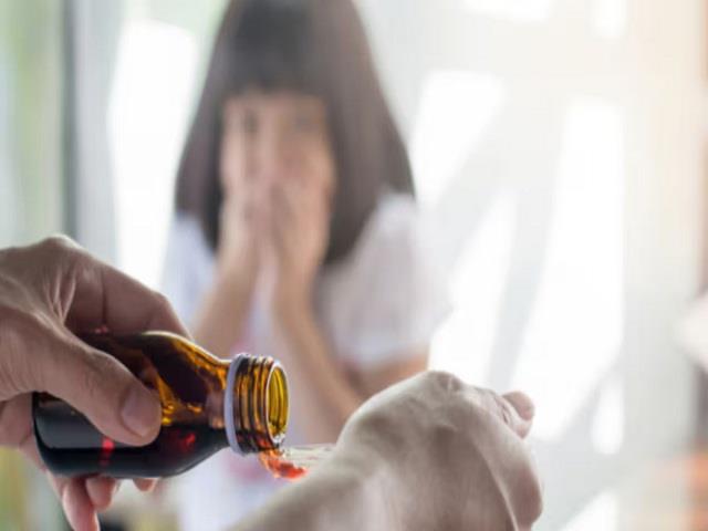 बच्चों को खांसी हो तो कफ सिरप नहीं, अपनाएं ये 9 असरदार होमरेमेडीज