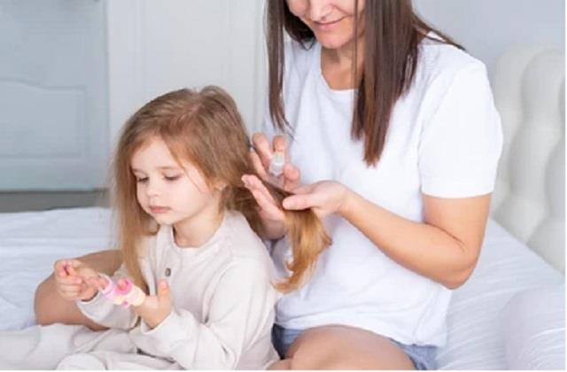 Ccastor या Coconut oil बच्चों के बाल बढ़ाने के लिए कौन सा बेहतर?