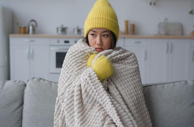 शरीर में जितना कम होगा ये Vitamin उतनी ज्यादा लगेगी ठंड!