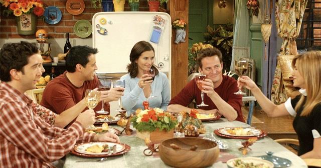 Garuda Purana: गरुड़ पुराण के अनुसार इन 5 लोगों के घर भूलकर भी न करें भोजन, पाप के राहगीर बन सकते हैं आप