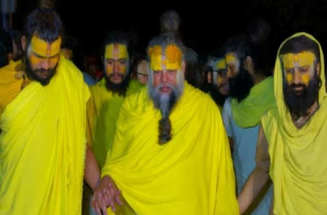 दिल्ली ब्लास्ट के बाद प्रेमानंद महाराज की पदयात्रा स्थगित! सभी धार्मिक स्थलों पर बढ़ाई गई सुरक्षा