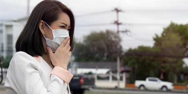 प्रदूषण से महिलाओं की सेहत पर गंभीर असर: Hormones और बोन हेल्थ पर बढ़ रहा खतरा