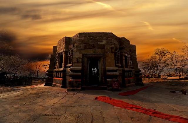 देश का पहला मंदिर जहां होती है रक्तहीन बलि, जानिए मंदिर के चौंकाने वाले रहस्य!