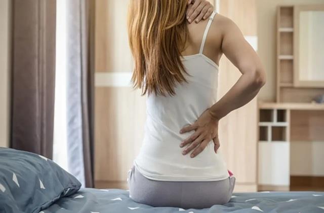 35 साल की महिला की हड्डियों और पीठ तक फैला कैंसर, Back Pain को मामूली समझकर कर रही थी इग्नोर