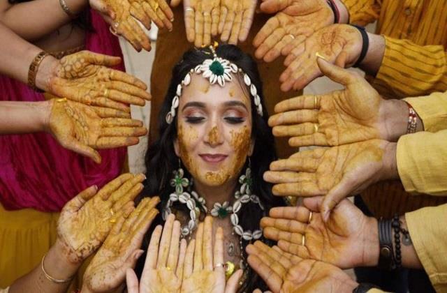 दूल्हा-दुल्हन के लिए बनाएं ये इंस्टेंट DIY हल्दी उबटन, निखर उठेगा चेहरा