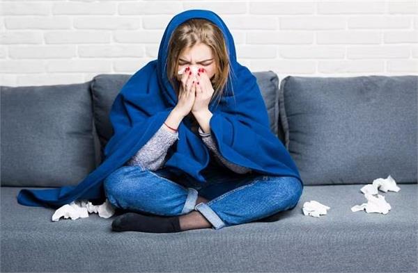 फेफड़ों में जमी जिद्दी बलगम से निपटने के लिए अपनाएं आसान घरेलू नुस्खे, जल्द मिलेगी राहत