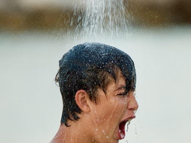 अगर 7 दिन तक न नहाएं तो क्या होगा? आ गई है ठंड, सर्दियों में लोग कर बैठते हैं ये आम गलती