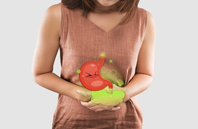 सुबह उठते ही फूल जाता है पेट, तो आज से ही खाना छोड़ दें ये चीजें