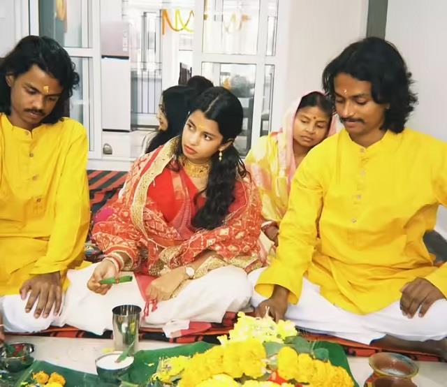 युवा विधायक मैथिली ठाकुर को मिला नया घर, देसी अंदाज में किया गृह प्रवेश, साड़ी-सूट में लगीं बेहद खूबसूरत