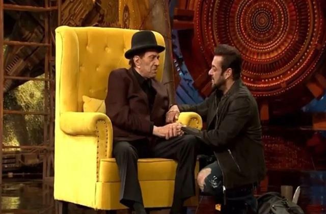 धर्मेंद्र जी की याद में  सलमान खान के फिर निकले आंसू, बोले- मैंने पिता समान व्यक्ति को खो दिया