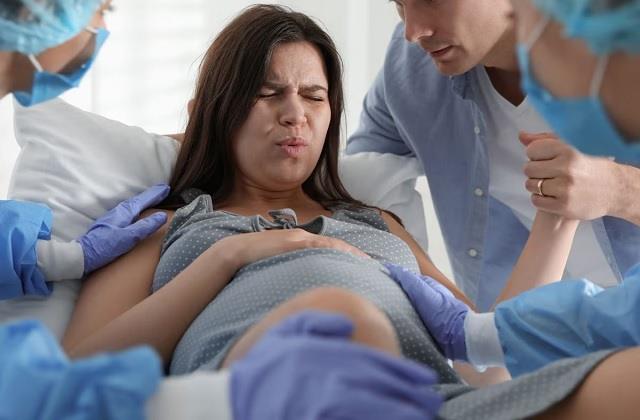 लेट Pregnancy का है प्लान तो पहले जान लें ये कड़वा सच!