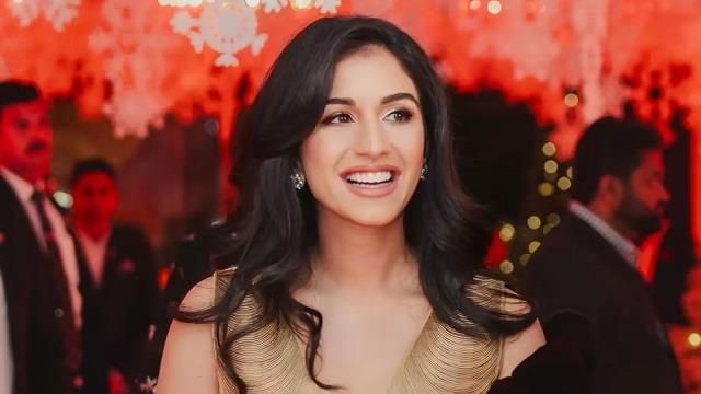 जब क्रिसमस पर भी नहीं भूलीं भारतीय संस्कार, अंबानी की छोटी बहू राधिका मर्चेंट ने जीता था दिल