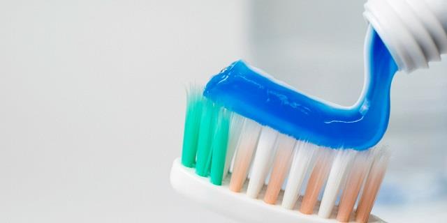 क्या टूथब्रश के प्लास्टिक से कैंसर होता है? जानिए एक्सपर्ट की राय