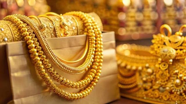 Gold Rates Today: MCX पर सोने की कीमतों में गिरावट, चेक करें ताज़ा भाव