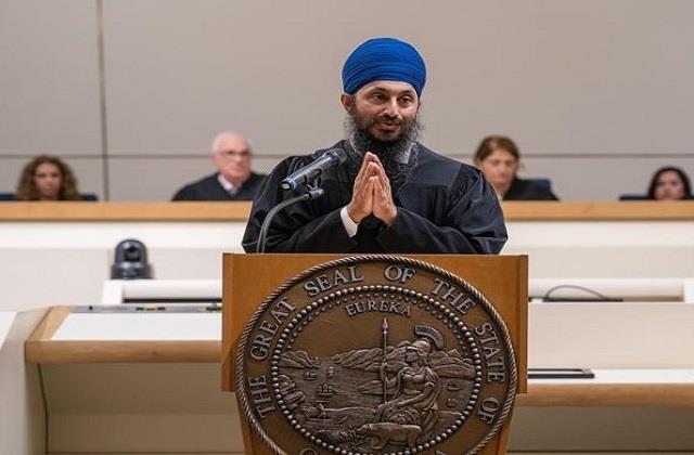 अमेरिका में रचा गया नया इतिहास, पहला पगड़ीधारी सिख बने जज