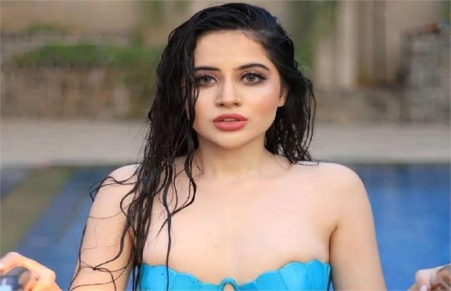 आधी रात 3.30 बजे Urfi Javed के घर में घुसे 2 अनजान शख्स, एक्ट्रेस बोलीं मैं बुरी तरह...