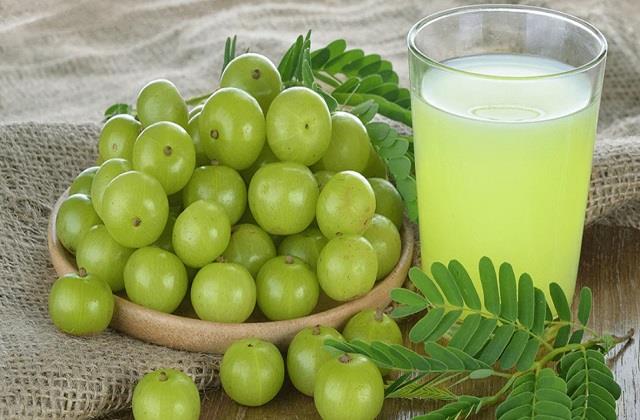 आंवला जूस का स्वाद पसंद नहीं आ रहा? स्वाद बढ़ाकर पीने के 5 आसान और हेल्दी तरीके