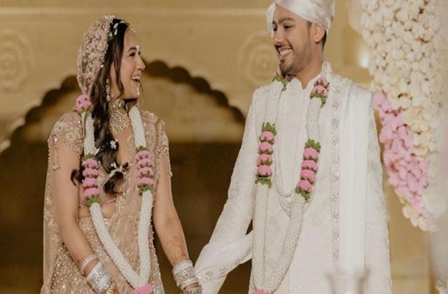 असली फूलों को छोड़ो शादी के लिए बनवाओ हैंडमेड क्रोशिया वरमाला, जानिए नए ट्रेंड के बारे में