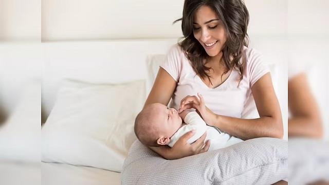 क्या बुखार में बच्चे को Breastfeeding कराना सही है या गलत?