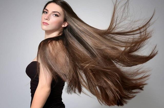 ना जादू ना महंगे Products, 2025 में हेयर ग्रोथ के ये देसी तरीके हुए हिट