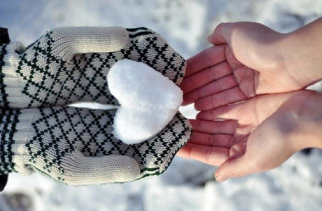 ठंड में पीठ दर्द या बेचैनी नहीं है आम बात, ये है हार्ट अटैक का लक्षण