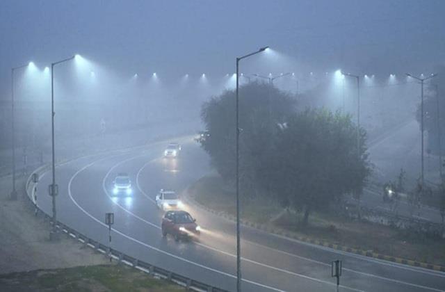 ठंड ने बढ़ाई ठिठुरन, अगले 24 घंटे घने कोहरे का अलर्ट जारी