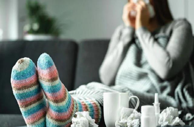 शरीर को बुरी तरह लग गई है ठंड, अगर ये लक्षण दिखाए Body तो ये सावधानियां बरतें
