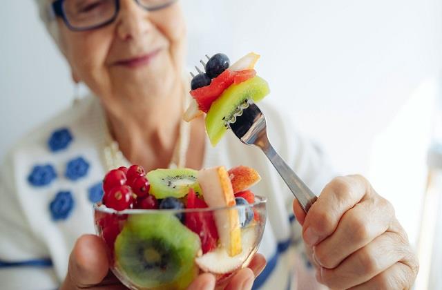 सावधान... Fruit खाने के हैं भी कुछ नियम,जानें किस बीमारी में खाएं कौन सा फल