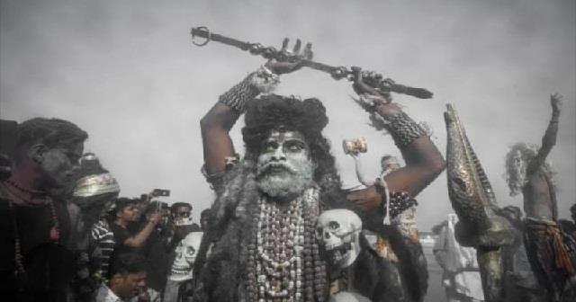 काशी में मनाई जाती है मसान होली, जानिए इस अनोखी परंपरा के बारे मे