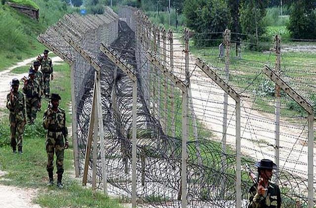 बॉर्डर पर कुछ बड़ा होने वाला है.... सेना के साथ- साथ किसानों ने भी कसी कमर, महिलाओं ने  तैयार किए बंकर्स