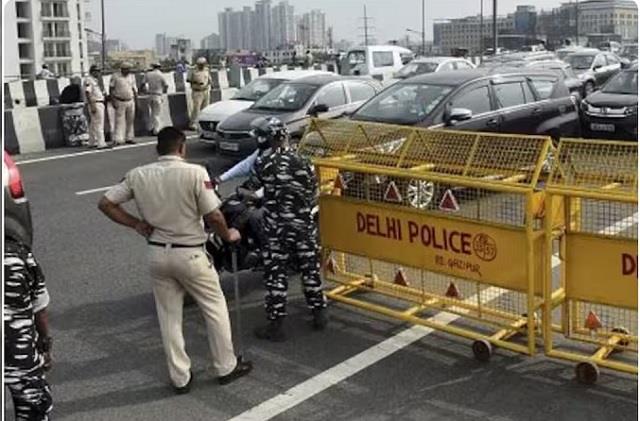 क्रिकेट खेलकर लौट रहे युवक की फ्लाईओवर से गिरकर मौत, वीडियो कॉल बना काल