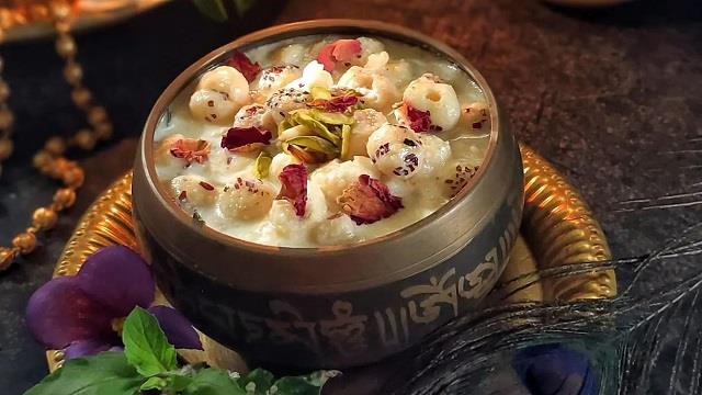 Navratri Special Recipe: व्रत में बनाएं स्वाद से भरपूर मखाने की खीर